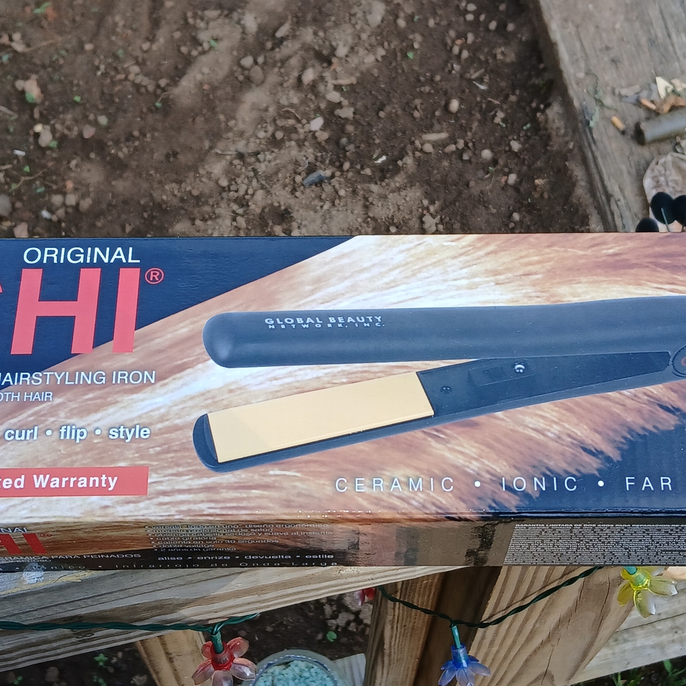 Chi Chi London Black and Gold Hair Styling Iron